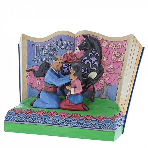 Mulan Storybook, Mulan Storybook 20th Anniversary Figurine, Mulan figur, Mulan figurer, Disney figuren Mulan, Mulan Disney prinsesse, Disney figurer fra Mulan, Figurer fra Mulan, Disney Fars dag, Fars dag figur, Farsdagsgave, Disney Storybook, Disney Traditions Storybook, Khan, Mulans hest, Mulans far, Disney figur, Disney figurer, alle Disney figurer, eventyrfigur, eventyrfigurer, eventyrlig figur, eventyrlige figurer, magisk figur, magiske figurer, Disney shop, Disney butik, Disney butikDK, Disney butik I Danmark, Jim shore figur, Disney traditions figure, udstillingsfigur, Disney samlerobjekt, Disney Traditions by Jim Shore, Jim Shore, Disney samling, Disney samler, Jim Shore, Disney Traditions, Disney magi, Fra alle os til alle jer, Disney samler, Disney magi, Disney klassiker, Disney film, Disney firkløveren, , samling, samler, figurer, figur, tegnefilmsfigur, tegnefilmsfigurer, Tegneseriefigur, Disney porcelæn, Disneyland, Disneyland Paris, Disney produkter, Disney merchandise, Dansk Donaldist forening, DDFR, Disney firkløveren, Disney Ting, Køb Jim Shore figurer, Køb Disney figurer, Køb Disney Traditions, Køb Disney kunst,