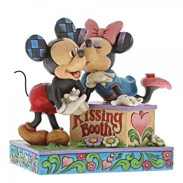 Kissing Booth - Mickey Mouse Figur, Minnie Mouse Figur, Disney Figur, Disney Traditions by Jim Shore Figur, Minnie Kysser Mickey Mouse, udgået figur Disney Traditions, Disney Valentinsgave, Disney valentinsfigur, Disney figur, Disney figurer, alle Disney figurer, eventyrfigur, eventyrfigurer, eventyrlig figur, eventyrlige figurer, magisk figur, magiske figurer, Disney shop, Disney butik, Disney butikDK, Disney butik I Danmark, Jim shore figur, Disney traditions figure, udstillingsfigur, Disney samlerobjekt, Disney Traditions by Jim Shore, Jim Shore, Disney samling, Disney samler, Jim Shore, Disney Traditions, Disney magi, Fra alle os til alle jer