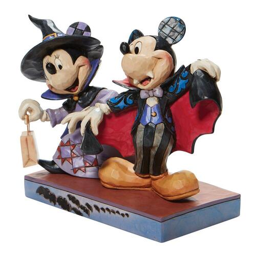 Mickey Mouse Figur as a Vampire, Mickey Mouse Og Minnie Fejre Halloween, MICKEY & MINNIE MOUSE - TERRIFYING TRICK-OR-TREATERS, Minnie figur, Minnie Mouse figur, Mickey Mouse figur, Disney Halloween, Disney Halloweenpynt, Halloween, Mickey Mouse Halloween, Disney Traditions Halloween, Disney figur, Disney figurer, alle Disney figurer, eventyrfigur, eventyrfigurer, eventyrlig figur, eventyrlige figurer, magisk figur, magiske figurer, Disney shop, Disney butik, Disney butikDK, Disney butik I Danmark, Jim shore figur, Disney traditions figure, udstillingsfigur, Disney samlerobjekt, Disney Traditions by Jim Shore, Jim Shore, Disney samling, Disney samler, Jim Shore, Disney Traditions, Disney magi, Fra alle os til alle jer