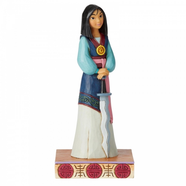 Winsome Warrior (Mulan figur),Disney Prinsessen Mulan, Mulan, Mulan figur, Mulan figurer, Mulan Disney, Disney figuren Mulan, Disney figurer fra Mulan, Figurer fra Mulan, Disney prinsesser, Disney prinsesse, Køb Mulan, Køb Mulan figur, Mulan Disney Traditions, Udgået Disney Traditions, Udgået Jim Shore figurer, Mulan Jim Shore,Disney figur, Disney figurer, alle Disney figurer, eventyrfigur, eventyrfigurer, eventyrlig figur, eventyrlige figurer, magisk figur, magiske figurer, Disney shop, Disney butik, Disney butikDK, Disney butik I Danmark, Jim shore figur, Disney traditions figure, udstillingsfigur, Disney samlerobjekt, Disney Traditions by Jim Shore, Jim Shore, Disney samling, Disney samler, Jim Shore, Disney Traditions, Disney magi, Fra alle os til alle jer, Disney samler, Disney magi, Disney klassiker, Disney film, Disney firkløveren, , samling, samler, figurer, figur, tegnefilmsfigur, tegnefilmsfigurer, Tegneseriefigur, Disney porcelæn, Disneyland, Disneyland Paris, Disney produkter, Disney merchandise, Dansk Donaldist forening, DDFR, Disney firkløveren, Disney Ting, Køb Jim Shore figurer, Køb Disney figurer, Køb Disney Traditions, Køb Disney kunst,