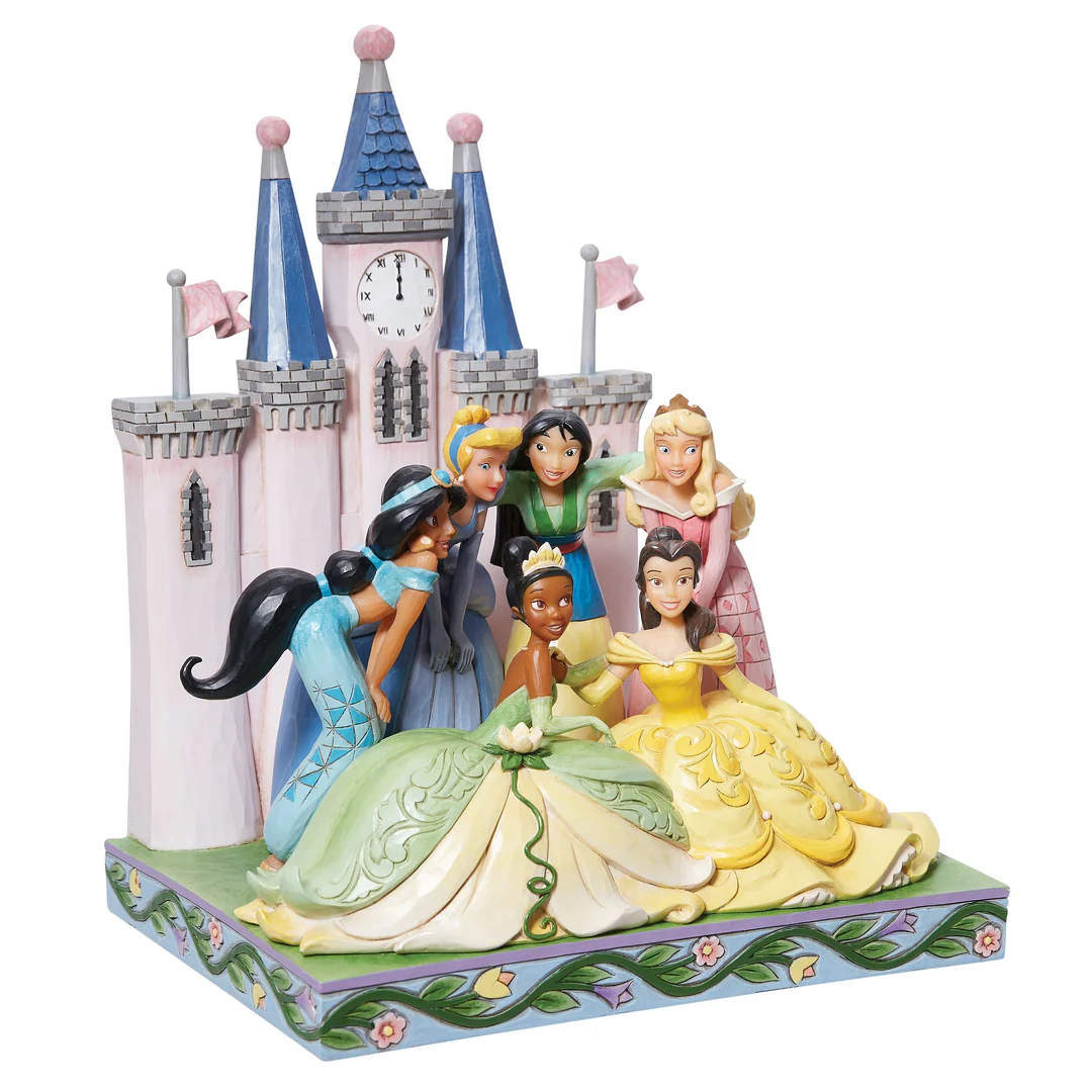 Disney Prinsesse gruppen samlet, Disney prinsesse, Disney prinsesser, jasmin, askepot, mulan, tornerose, tiana, belle, jasmin figur, askepot figur, mulan figur, tornerose figur, tiana figur, belle figur, disney jasmin, disney askepot, disney mulan, disney tornerose, disney tiana, disney belle, skønehede og udyret, prinsessen og frøen, aladdin, Disney figur, Disney figurer, alle Disney figurer, eventyrfigur, eventyrfigurer, eventyrlig figur, eventyrlige figurer, magisk figur, magiske figurer, Disney shop, Disney butik, Disney butikDK, Disney butik I Danmark, Jim shore figur, Disney traditions figure, udstillingsfigur, Disney samlerobjekt, disney 601375