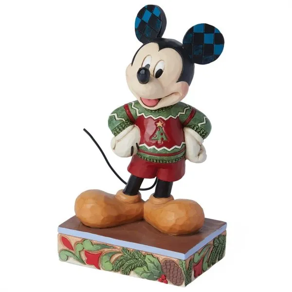 Mickey Mouse i Julesweater, Disney 6015002, Disney figur, disney figurer, alle disney figurer, magisk figur, magiske figurer, eventyrfigur, eventyrfigure, eventyrlig figur, eventyrlige figurer, Disneyshop danmark, Disney butik, Disney butik DK, Disney butik danmark, online Disney butik, online Disney shop, Disney Traditions, Disney Traditions figur, Disney Traditions by Jim Shore, Jim Shore, Jim Shore figur, Jim Shore figurer, Disney samlerobjekt. Mickey Mouse, Mickey Mouse figur, Jim Shore julefigur, Jim Shore julepynt, Disney julepynt, Disney julefigur